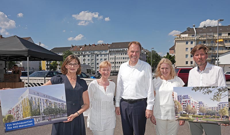 Von links nach rechts: Dr. Eva-Maria Illigen-Günther (Geschäftsführerin SWD), Antonia Frey (Aufsichtsratsvorsitzende SWD), Dr. Stephan Keller (Oberbürgermeister der Landeshauptstadt Düsseldorf),  Angelika Penack